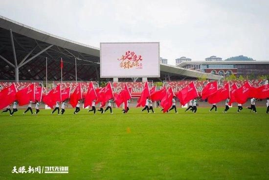 高频产出、高度同质化的角色，让杰森·斯坦森在近期收获了一个新头衔——“预制菜电影之神”。